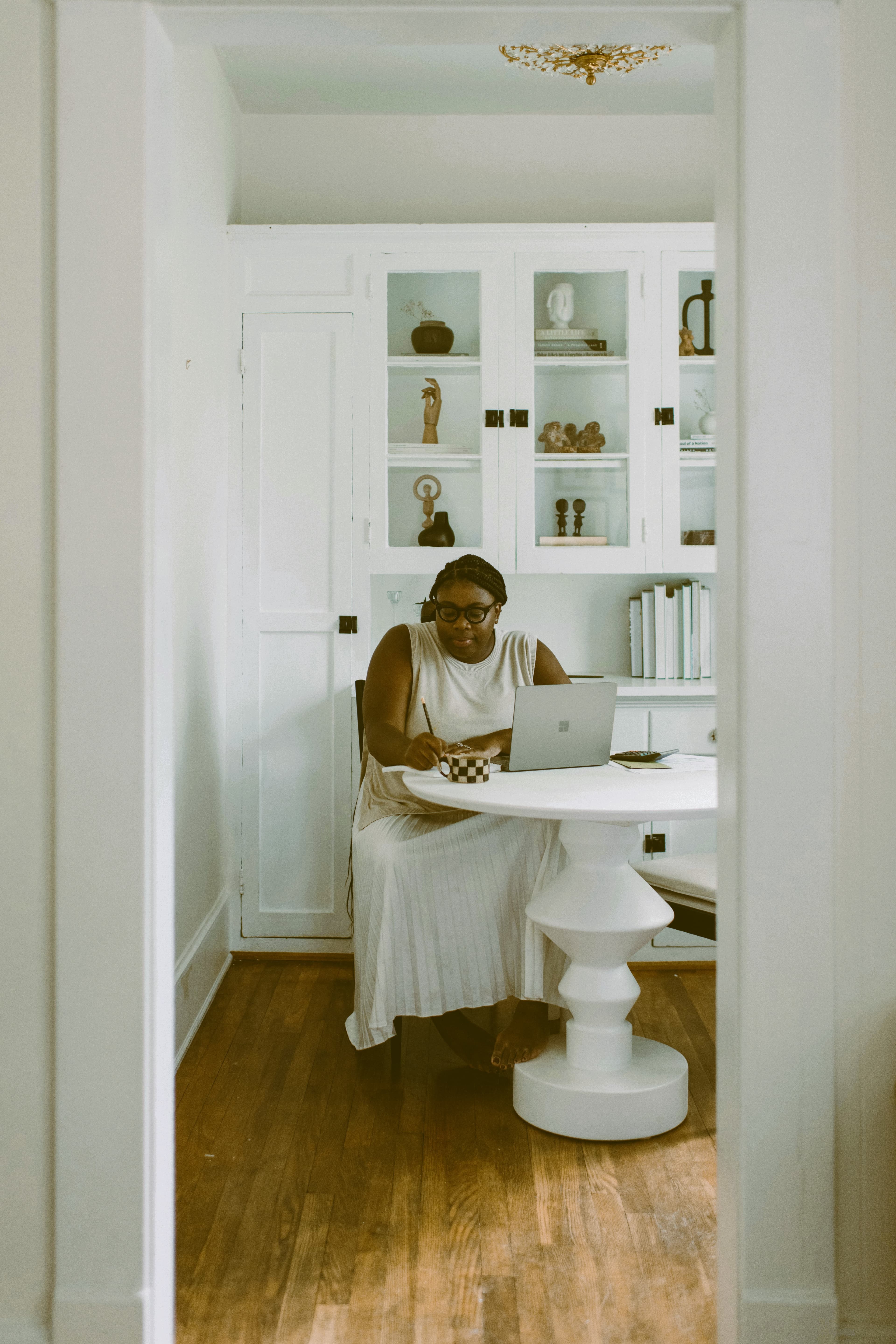 A business owner using Quotla